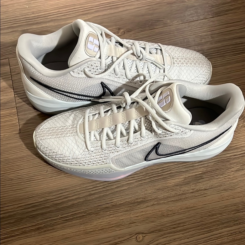 Nike Sabrina 1